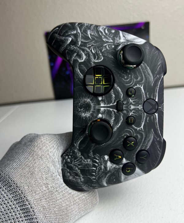 Zombies Horror - RGB LED - Custom Wireless Controller for Xbox or PC - Image 2
