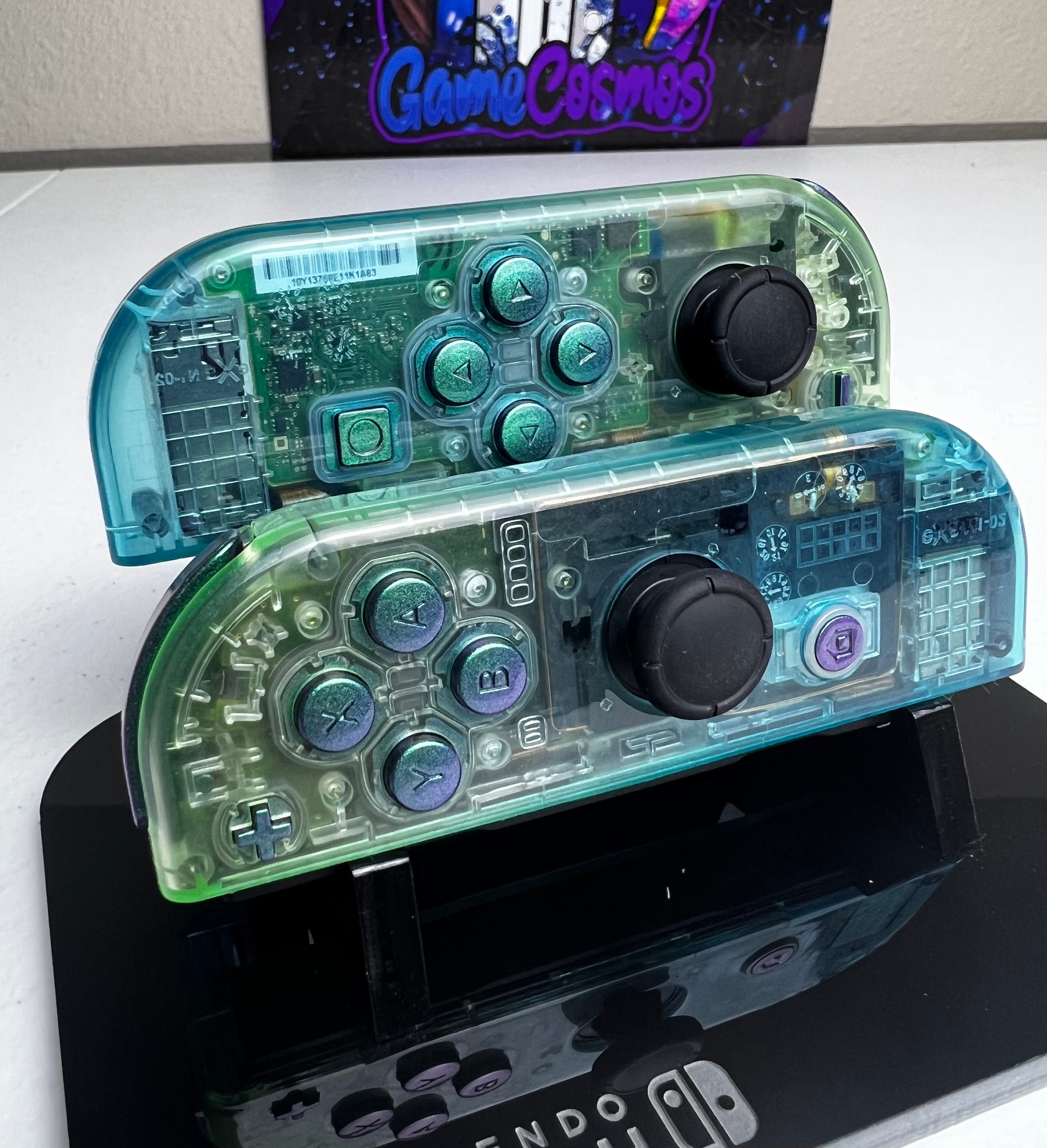 Two-Tone Glossy Gradient - Green & Blue - Custom Joycons for the Nintend Switch - Image 2