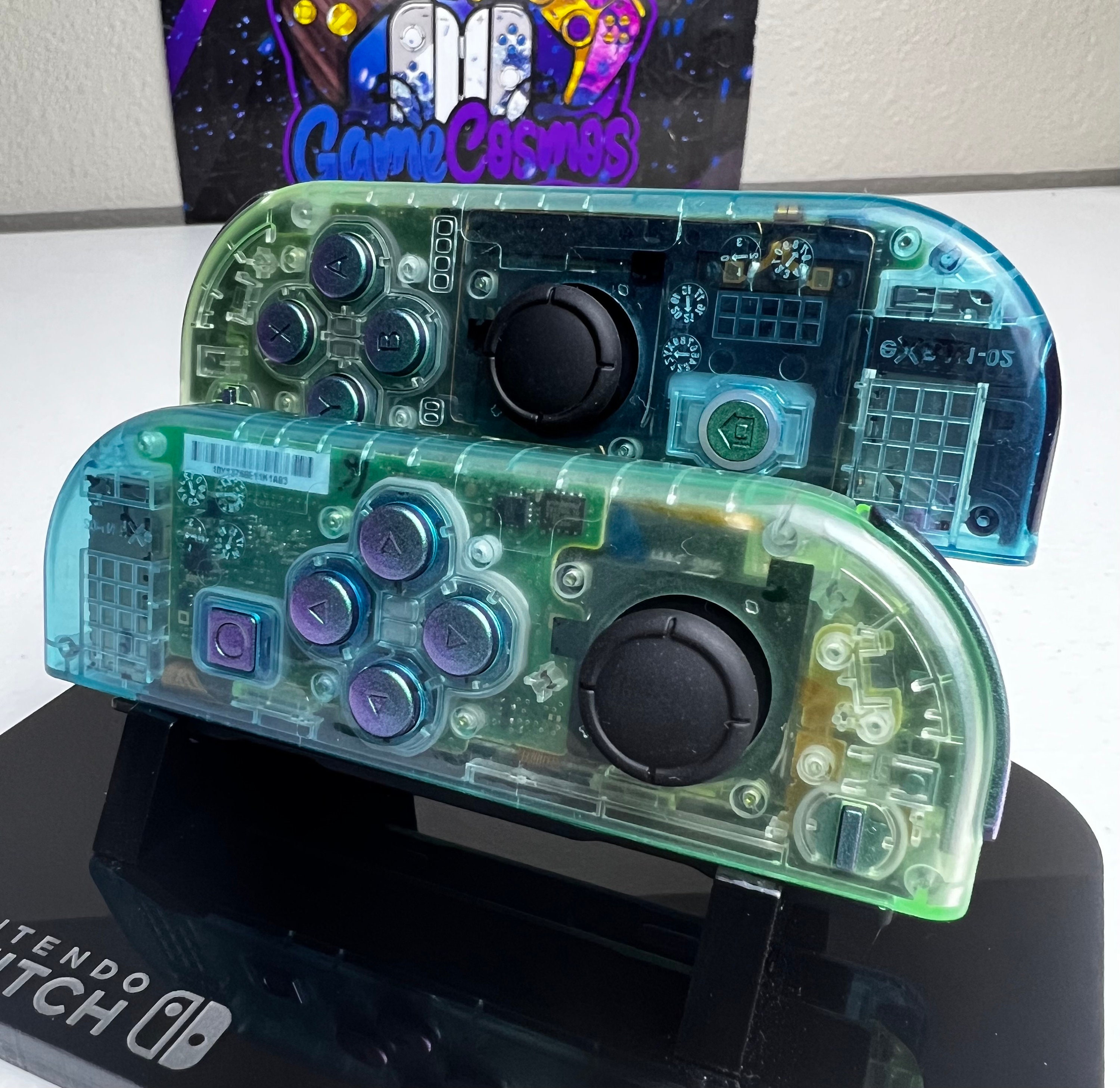 Two-Tone Glossy Gradient - Green & Blue - Custom Joycons for the Nintend Switch - Image 3