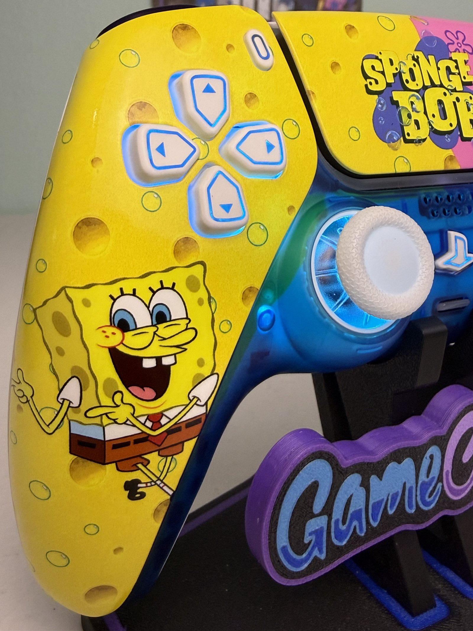 SpongeBob SquarePants custom PS5 controller, photo 5 of 8